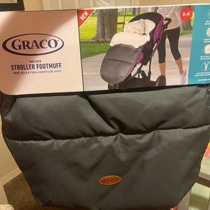 Stroller cover to keep baby warm